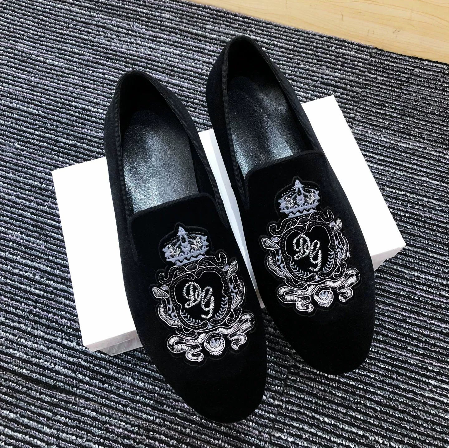 Insmk GZ Fashion Embroider Badge Loafers Men's Shoes