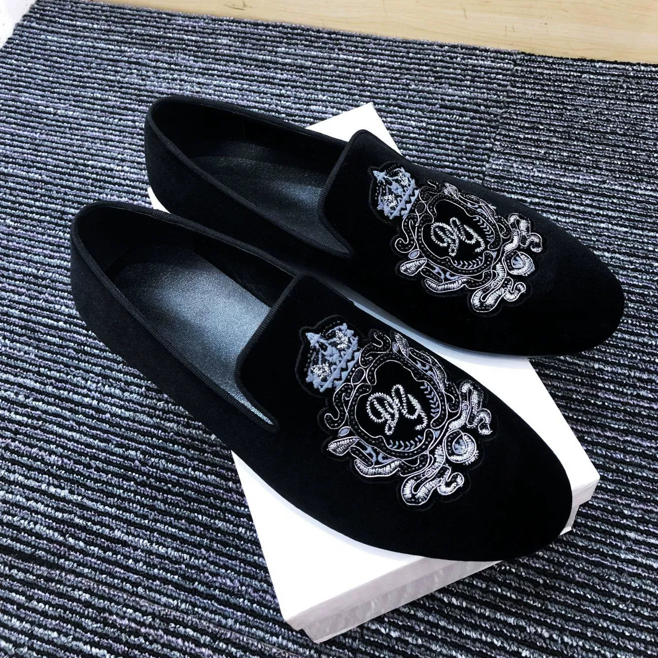 Insmk GZ Fashion Embroider Badge Loafers Men's Shoes