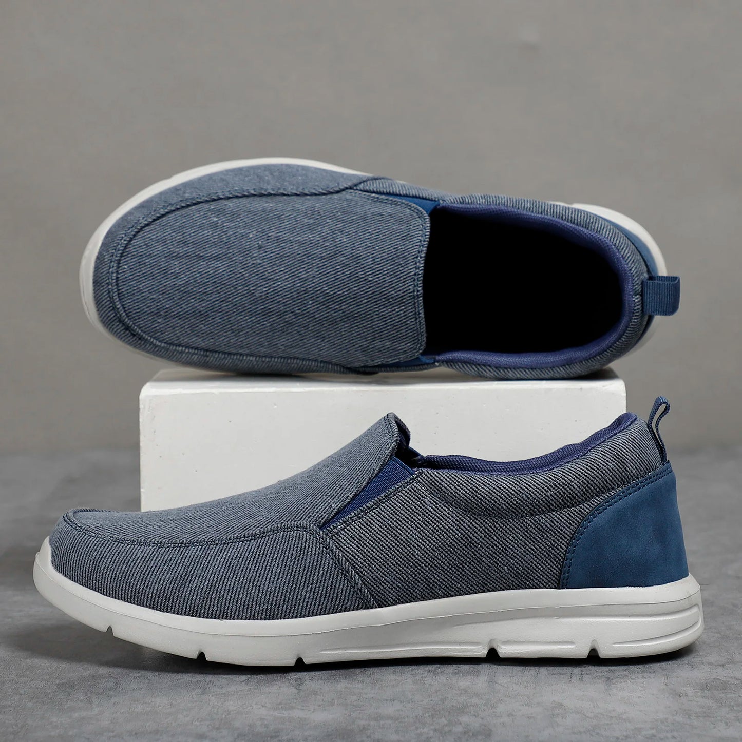 Men Canvas Breathable Comfortable Outdoor Slip On Walking Sneakers